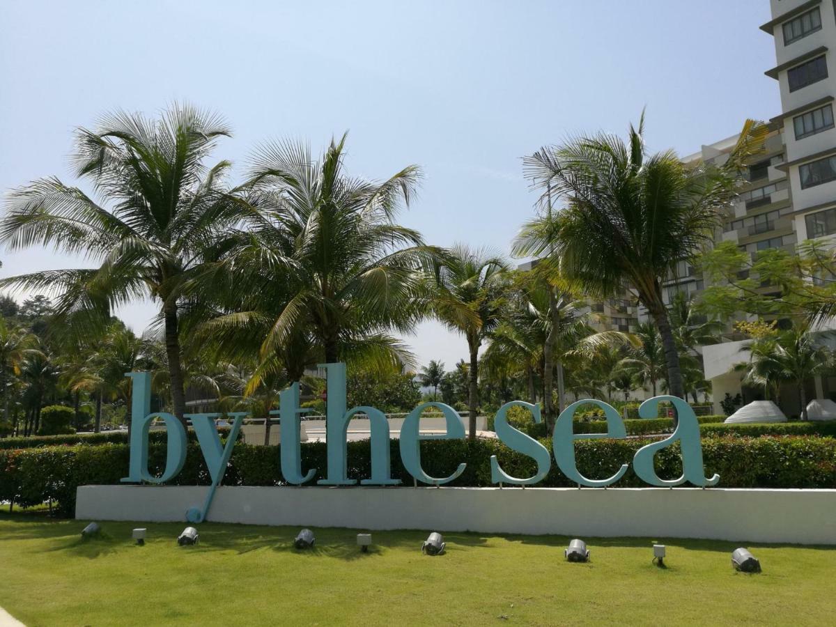 By The Sea Beachfront Penang Batu Feringgi Ngoại thất bức ảnh